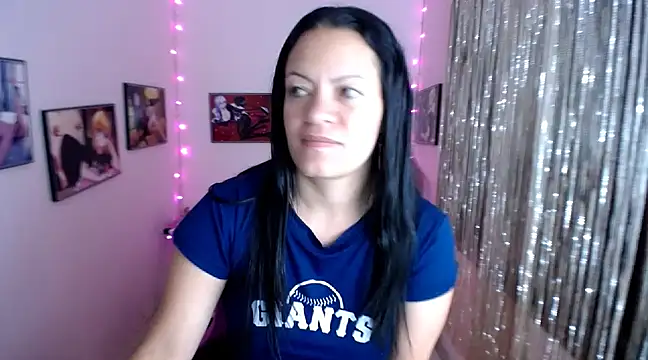 Cristal w online show from March 2, 2025, 5:36 pm