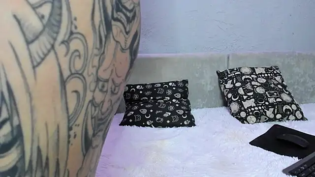 sweeeet poison online show from December 2, 2024, 4:42 am