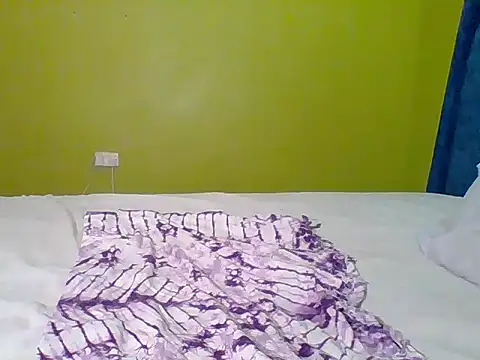 Snapshot of QueenMelisa chatting on November 22, 2025, 8:46 am QueenMelisa online show from November 22, 2025, 8:46 am