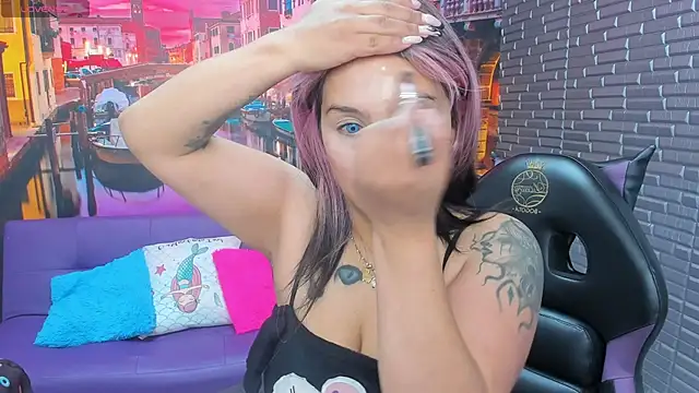 Snapshot of Small_naughty_ chatting on January 7, 2026, 1:35 pm Small naughty online show from January 7, 2026, 1:35 pm