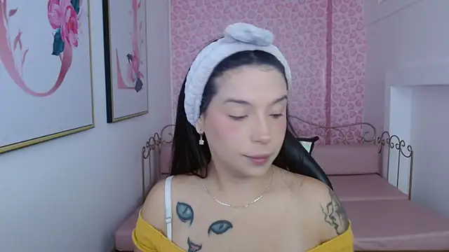 Small naughty  online show from May 14, 2026, 1:07 pm