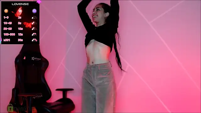 lilylouisee online show from March 5, 2025, 1:39 pm