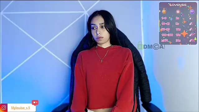 lilylouisee online show from April 6, 2026, 11:27 pm