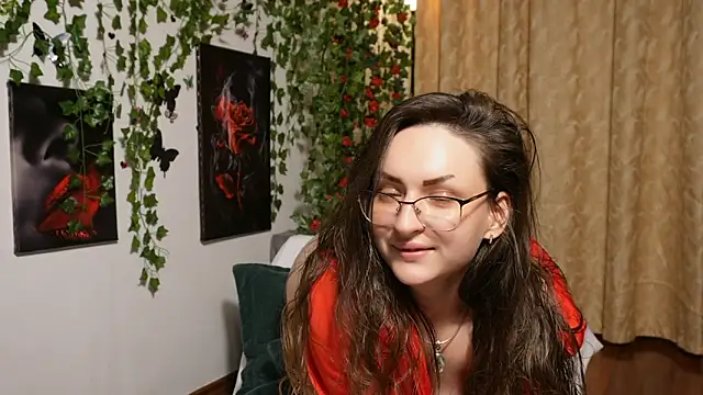 NaughtYHomemadE online show from October 9, 2025, 10:30 pm