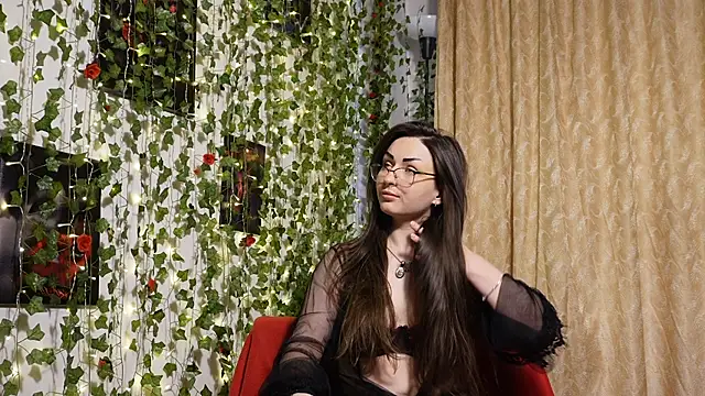 NaughtYHomemadE online show from April 19, 2026, 11:09 am