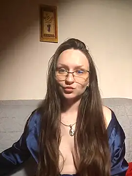 NaughtYHomemadE online show from May 25, 2026, 7:42 pm