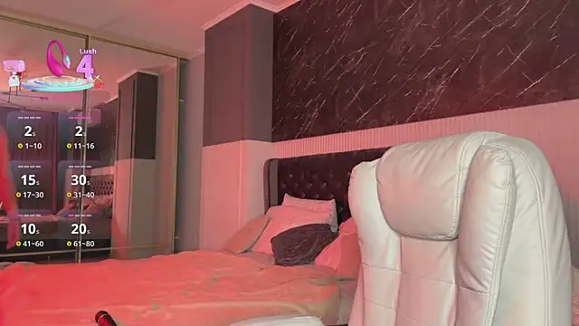 XtraHotX online show from September 26, 2025, 12:03 am