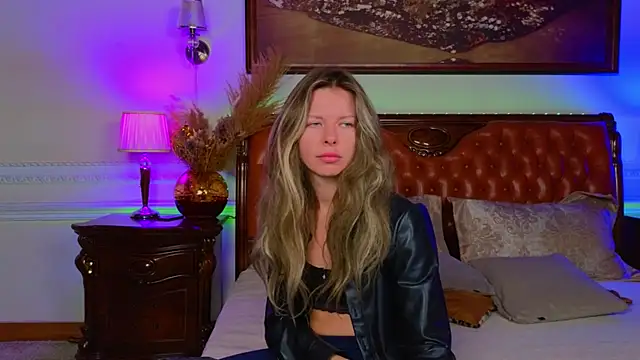 Real Tini online show from November 27, 2025, 6:15 am