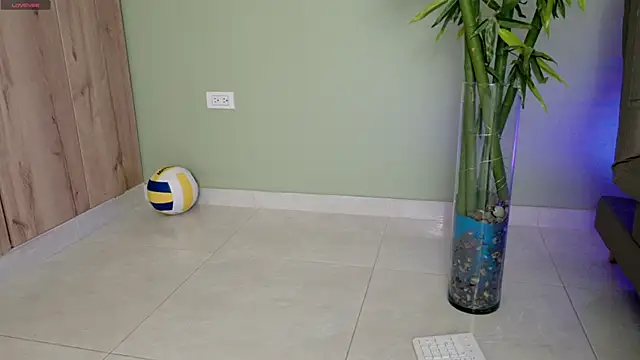 were-Naughty online show from January 31, 2025, 8:01 pm