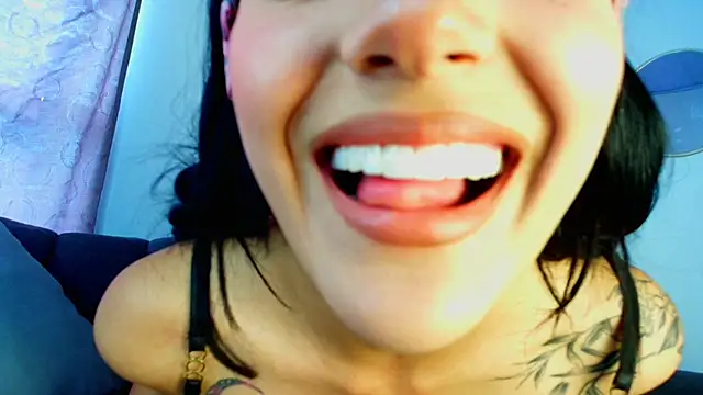 natashapridee  online show from March 18, 2025, 8:59 pm