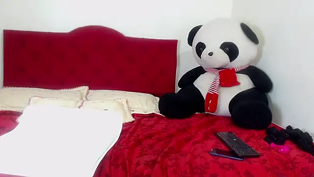 luna hoott online show from February 14, 2025, 11:09 pm