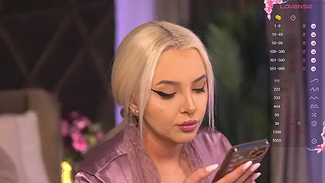 VictoriaMorrone online show from February 11, 2025, 10:26 am