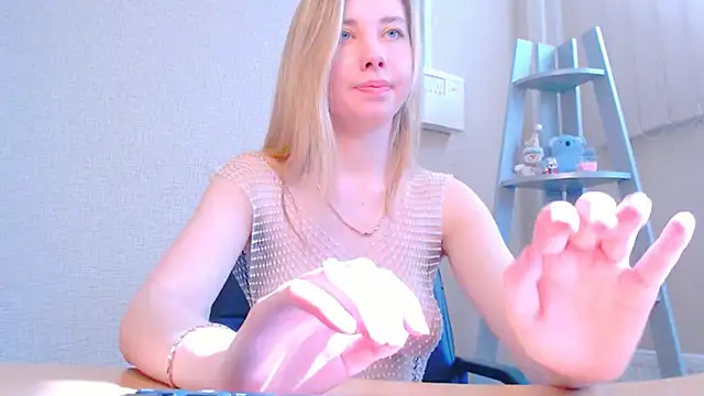 AliceFire  online show from March 14, 2025, 10:29 am