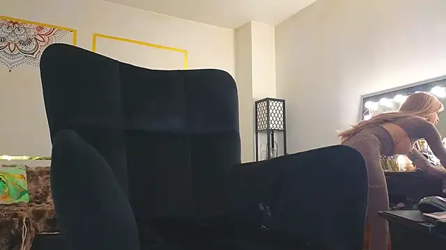 PandoraVolkov online show from February 18, 2025, 8:49 am