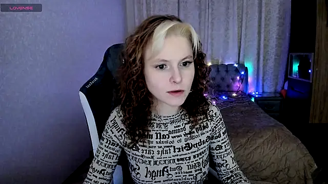 rocky foxy online show from December 17, 2024, 10:22 pm