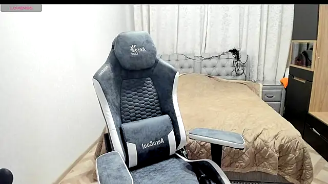 rocky foxy online show from December 18, 2024, 9:40 pm