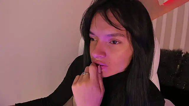 Snapshot of _shantal_smith chatting on April 29, 2026, 1:15 pm shantal smith online show from April 29, 2026, 1:15 pm