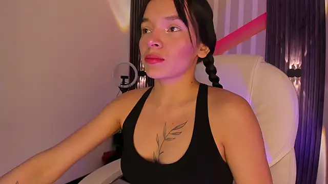 Snapshot of _shantal_smith chatting on June 3, 2026, 1:08 am shantal smith online show from June 3, 2026, 1:08 am