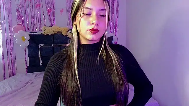 Lia 14  online show from September 12, 2025, 9:48 pm