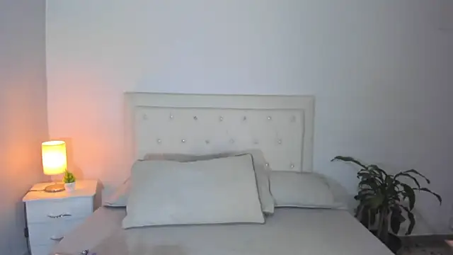 MELISSA ALVAREZ online show from October 8, 2025, 9:18 am