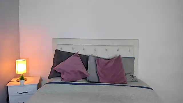 MELISSA ALVAREZ online show from November 24, 2025, 9:20 am