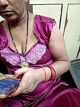 reemacouple007 online show from October 8, 2025, 4:37 pm