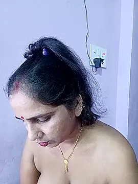 Snapshot of reemacouple007 chatting on May 15, 2026, 6:37 pm reemacouple007 online show from May 15, 2026, 6:37 pm