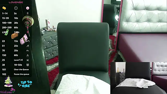 ViickySexy online show from December 3, 2024, 7:44 pm