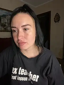 Snapshot of Roxana_Bell chatting on June 5, 2026, 9:20 pm Roxana Bell online show from June 5, 2026, 9:20 pm