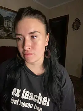 Snapshot of Roxana_Bell chatting on June 7, 2026, 7:39 pm Roxana Bell online show from June 7, 2026, 7:39 pm