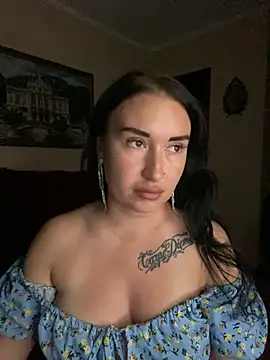 Snapshot of Roxana_Bell chatting on June 9, 2026, 7:14 pm Roxana Bell online show from June 9, 2026, 7:14 pm