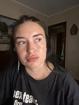 Snapshot of Roxana_Bell chatting on June 10, 2026, 10:58 am Roxana Bell online show from June 10, 2026, 10:58 am