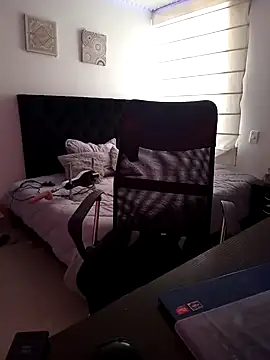 tata laima   online show from February 3, 2025, 5:14 pm