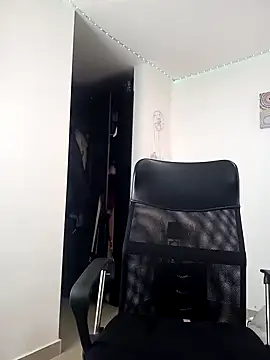 tata laima   online show from February 4, 2025, 4:50 pm