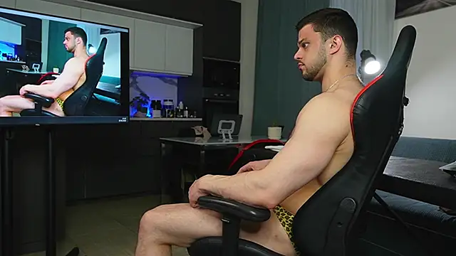 danielkraigforu online show from May 27, 2026, 6:38 pm