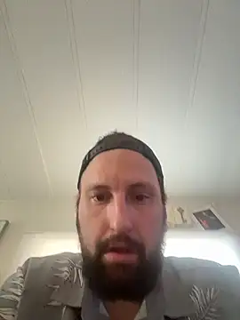 BobbyQ29 online show from April 21, 2026, 5:28 pm