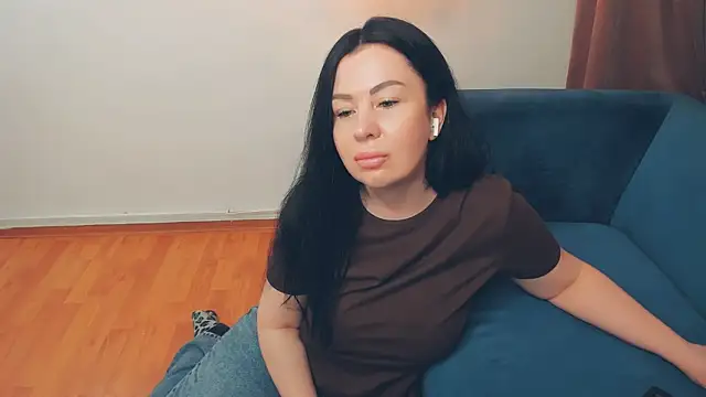 LayaFlow online show from April 23, 2026, 6:47 am