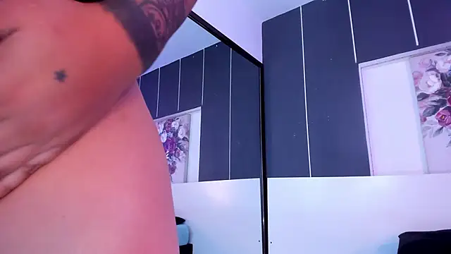 Alexxxholy online show from January 28, 2025, 1:49 pm