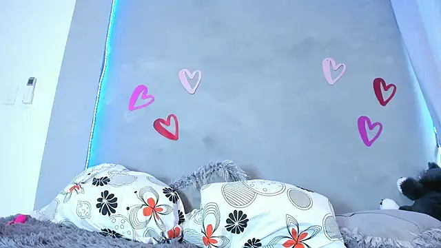 Alexxxholy online show from March 10, 2026, 12:43 pm