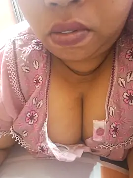 Ravina patil1 online show from October 29, 2025, 10:11 pm