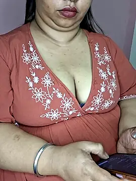 Ravina patil1 online show from April 19, 2026, 6:10 pm