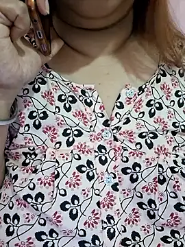 Ravina patil1 online show from April 21, 2026, 5:36 am