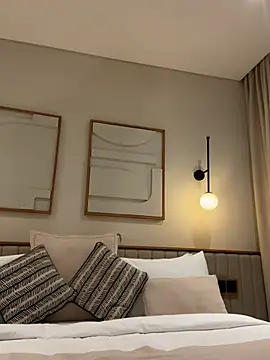 LunaRase online show from February 8, 2025, 5:08 pm