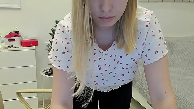 Mia shy1 online show from December 28, 2024, 2:10 pm