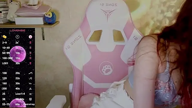 Lucy Millss online show from January 31, 2025, 8:11 am