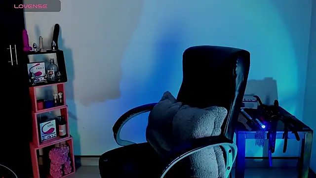 sara goodgirl13 online show from September 10, 2025, 10:10 pm