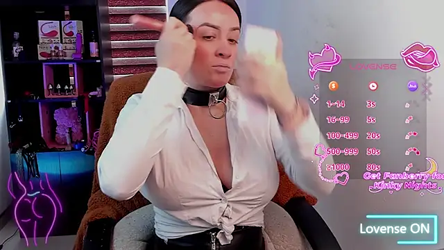 sara goodgirl13 online show from November 15, 2025, 2:13 pm