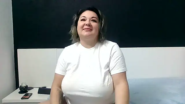 MikyVesela online show from January 22, 2025, 4:55 pm