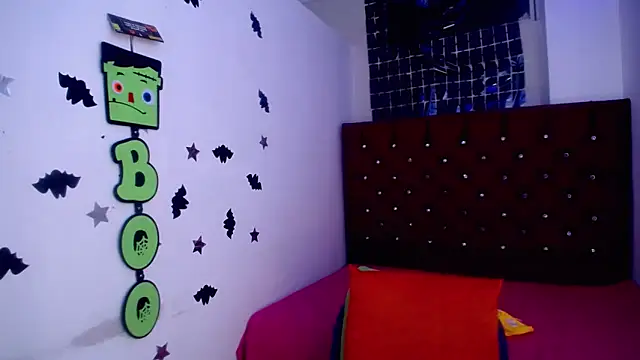 angelinebigcock online show from February 4, 2025, 8:06 pm