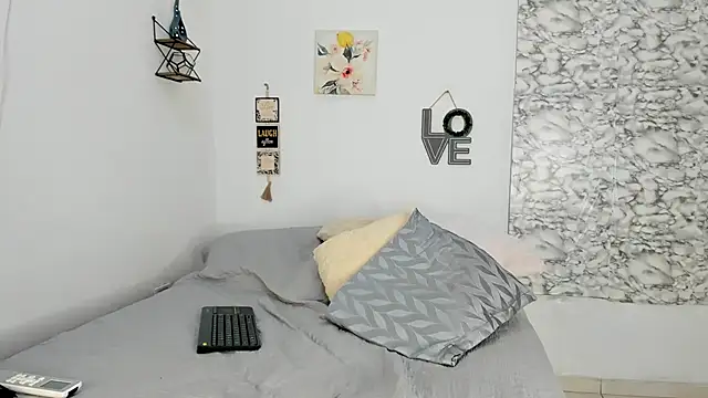 Snapshot of Canhela1 chatting on November 15, 2025, 1:51 pm Canhela1 online show from November 15, 2025, 1:51 pm